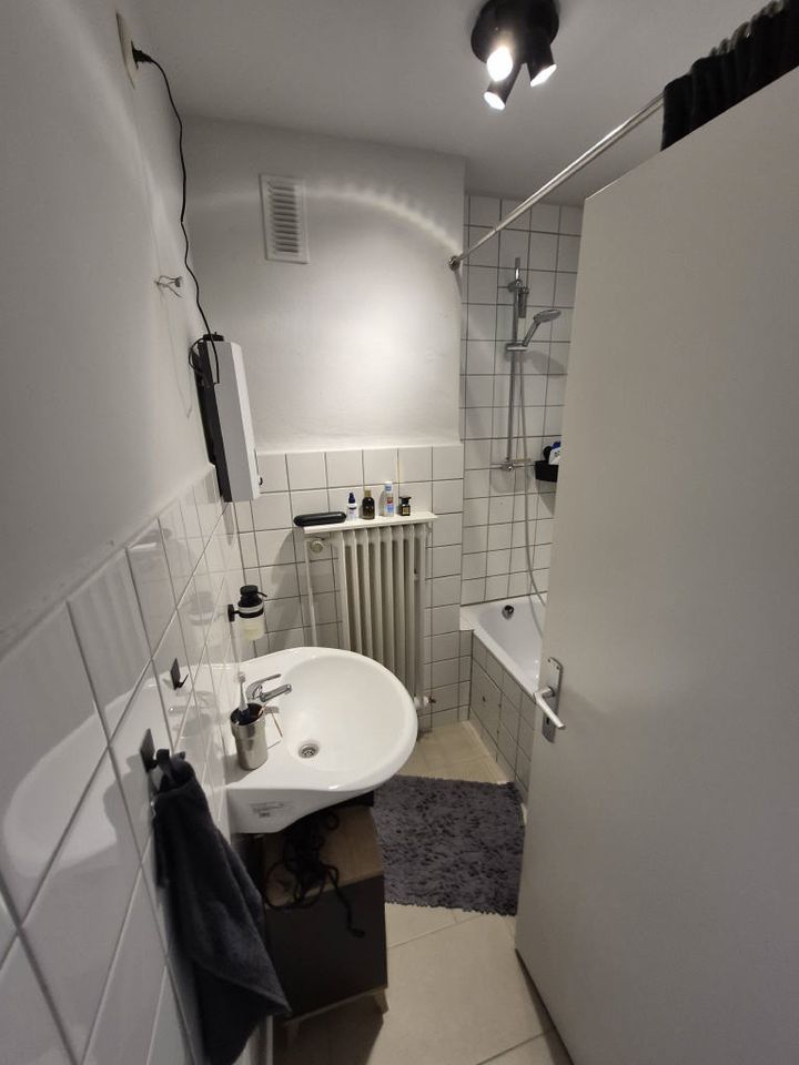 Wannenbad getr vom WC