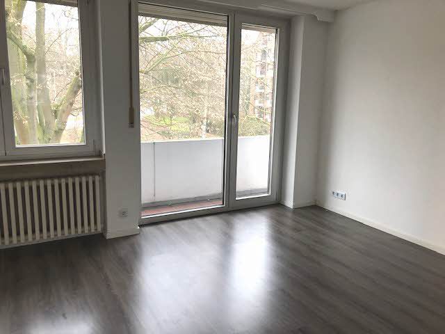 Wohnraum mit Balkon